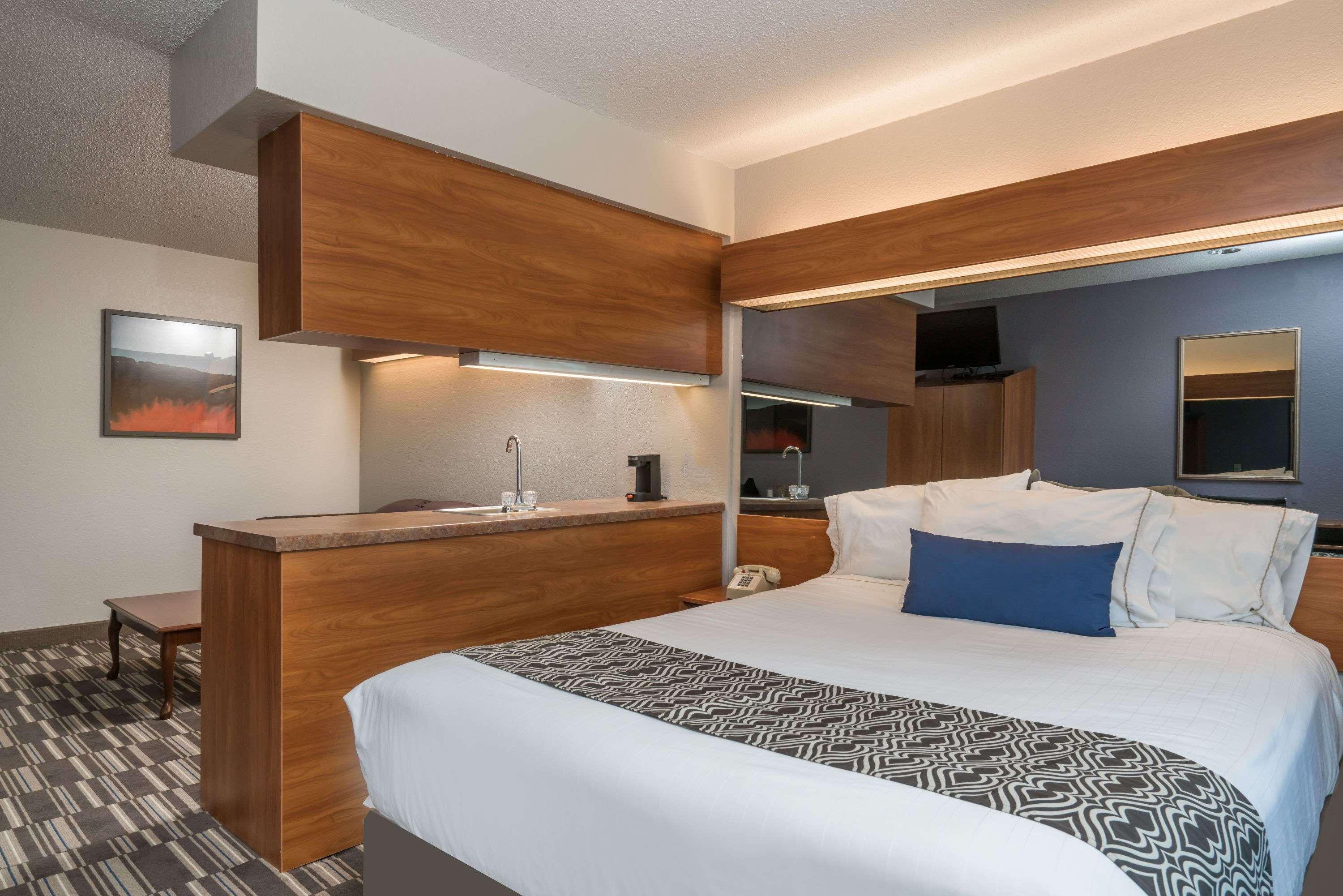 Microtel Inn & Suites By Wyndham Springfield Екстериор снимка